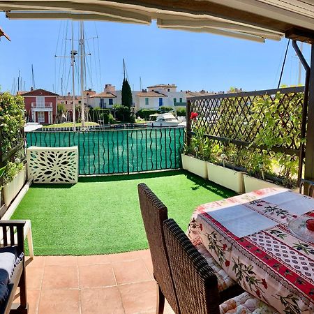 Appartement Rue De L'Amarrage A Port Grimaud Avec Terrasse Vue Canaux Et Garage Buitenkant foto